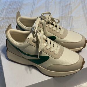 Dolce Vita Cream and Green Casual Sneakers